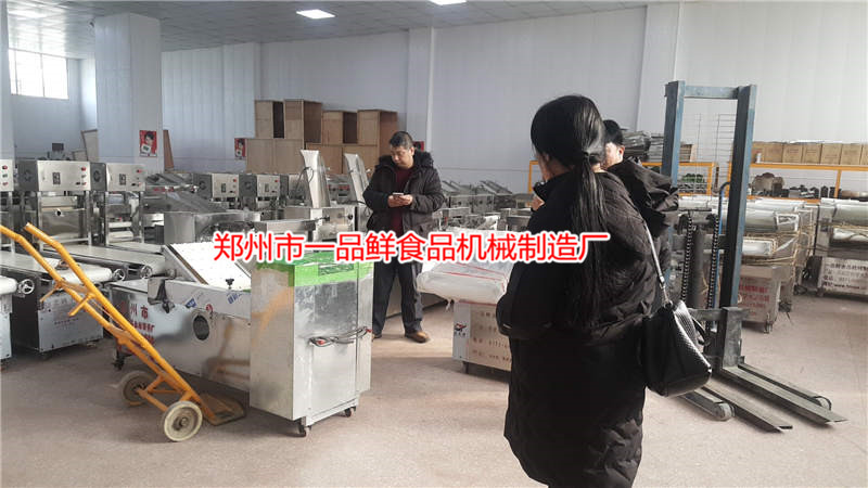 北京王先生開連鎖飯店購買一品鮮飯店成型機(jī)
