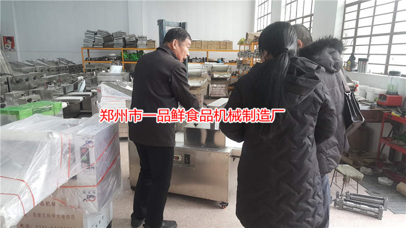 北京王先生開連鎖飯店購買一品鮮飯店成型機(jī)